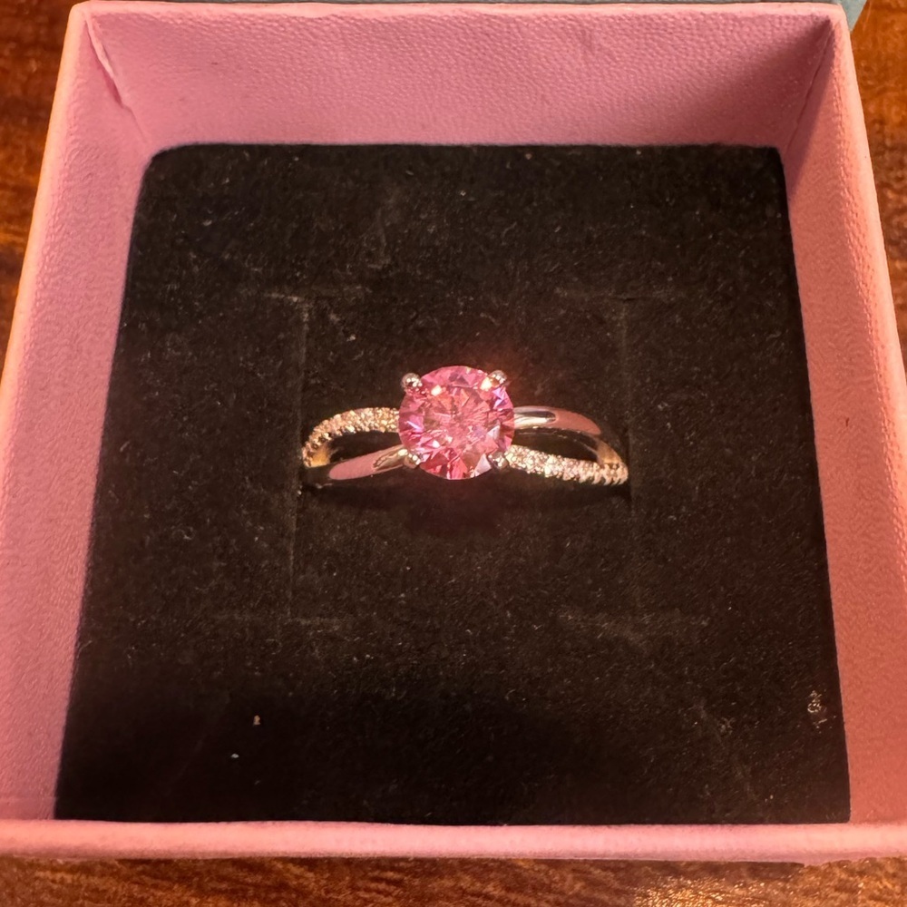 Moissanite Round 1ct center Pink Ring Sz6 & 8 Sterling Sliver GRA certified